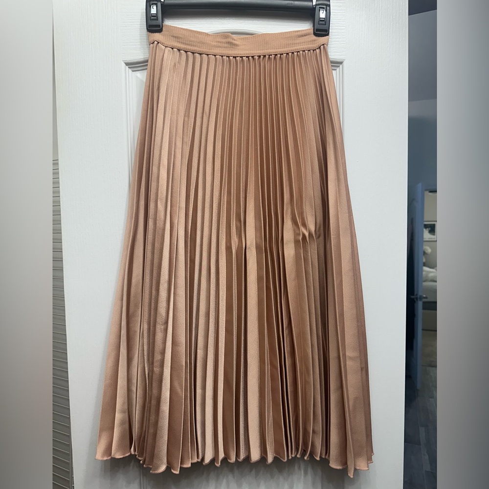 H&M Pleated A-Line Midi Skirt in Champagne Tan